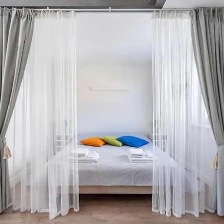 3 Bedroom 24h Self Check In, Free Parking, Ac, Fireplace