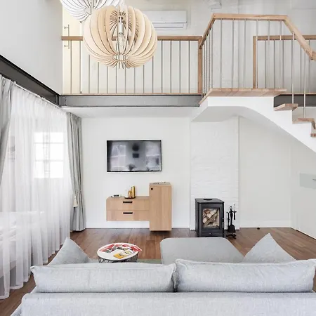 3 Bedroom 24h Self Check In, Free Parking, Ac, Fireplace