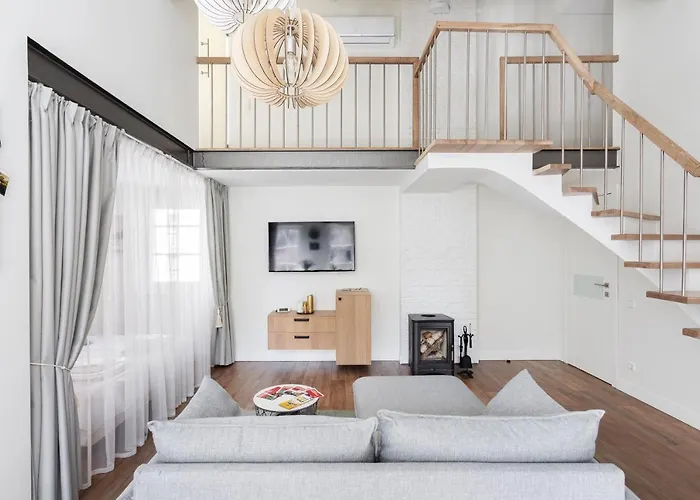 3 Bedroom 24h Self Check In, Free Parking, Ac, Fireplace