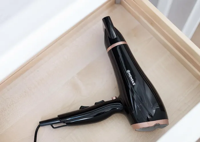 3 Bedroom 24h Self Check In, Free Parking, Ac, Fireplace *